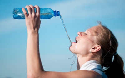 Ученые рассказали, сколько человек должен пить в сутки воды