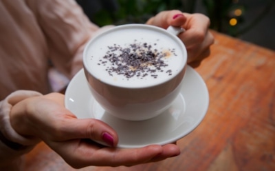 Ученые установили связь между обезвоживанием и приемом чая и кофе