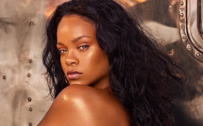 30-летняя Рианна выложила откровенное фото в сетчатом платье