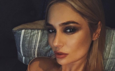 Наталья Рудова и Анна Седокова предстали в купальниках на пляже