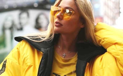 Наталья Рудова занялась самоанализом в сексуальном бикини