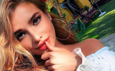 Татьяна Котова оголила ягодицы на постельном фото