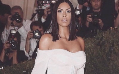 Ким Кардашьян вышла в свет в сексуальном прозрачном наряде
