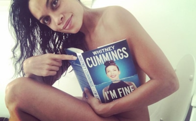 39-летняя Доусон полностью разделась для подписчиков в соцсетях