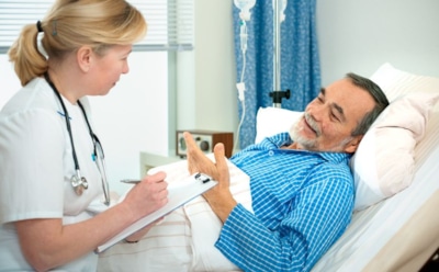 Эксперты: врачи напрасно требуют от пациентов «сражаться с раком»