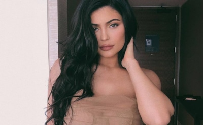 Кендалл Дженнер показала роскошные ноги в Каннах