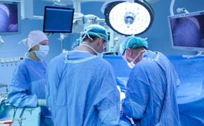 В Уфе девушка умерла после операции по увеличению груди