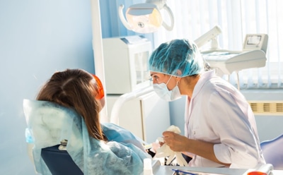 В России девушке удалили зуб, выросший в носу