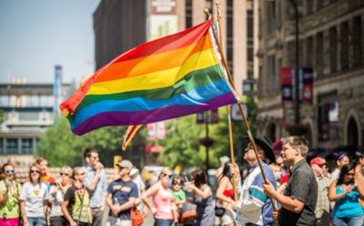 ЛГБТ-сообщество требует ввести геев и лесбиянок в каждый второй фильм