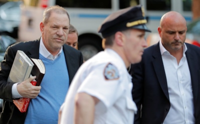 Харви Вайнштейн добровольно сдался полиции