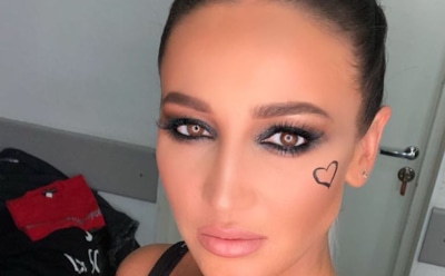 Ольга Бузова показала стальной пресс на снимке из бани