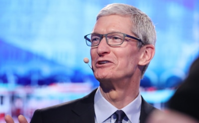 Глава Apple Тим Кук признался, что слишком часто пользуется своим iPhone