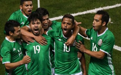 СМИ: футболисты сборной Мексики устроили суточную оргию перед вылетом в Россию