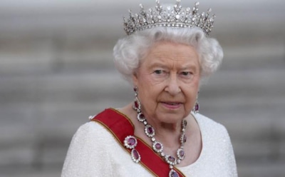 Елизавета II убрала подальше фотографию принца Гарри и Меган Маркл