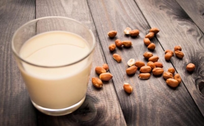 Ученые установили связь между аллергией на молоко или арахис и аутизмом