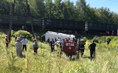 Под Орлом поезд протаранил автобус с артистами хора, есть погибшие