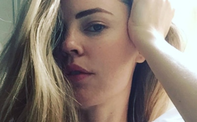 Звезда «Зачарованных» Мелисса Джордж показала упругие ягодицы в Instagram