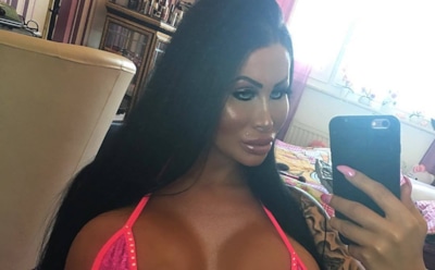 27-летняя «Барби из Берлина» накачала огромную силиконовую грудь