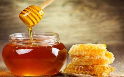 Ученые: мед спасет малыша, проглотившего батарейку