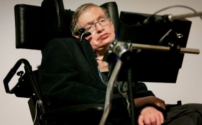 Радиосигнал с голосом Стивена Хокинга отправят к черной дыре