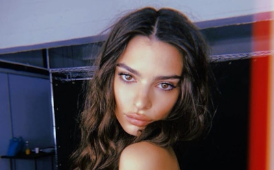 Эмили Ратаковски возбудила фанатов сексапильным селфи