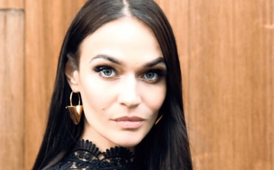 На гламурном фото Водонаевой с голой грудью обнаружились грязные пятки