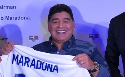 Диего Марадона извинился за курение в ходе матча ЧМ на стадионе в Москве