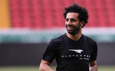 В Петербурге художница нарисовала портрет Салаха грудью