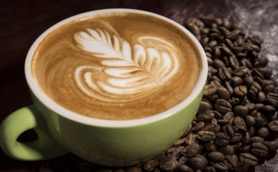 Ученые рассказали, почему люди либеральных взглядов пьют латте