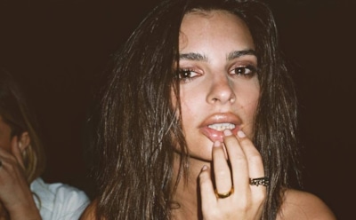 27-летняя Эмили Ратаковски выложила пикантное фото с пляжа