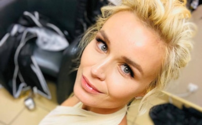 Полина Гагарина похвасталась стройной фигурой в бассейне