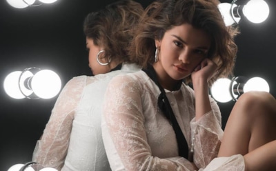 Селена Гомес обнажилась в ванной для съемок хоррора