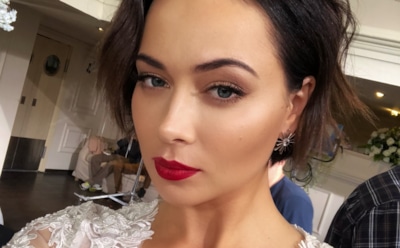 Самбурская снялась в купальнике и призналась, что бросила спорт со здоровым питанием