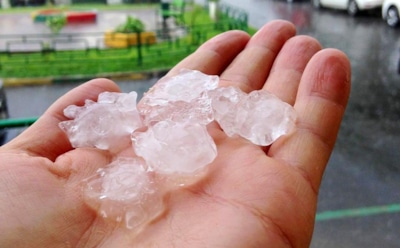 Погода в Москве: жители столицы сняли на видео аномальный град