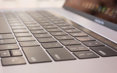 Новые проблемы в MacBook устранят бесплатно