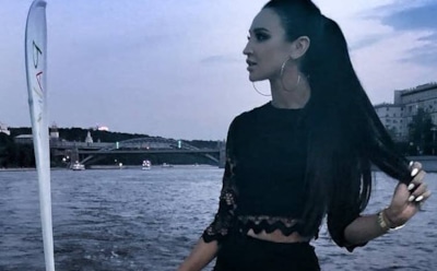 Ольга Бузова показала аппетитную фигуру в бассейне