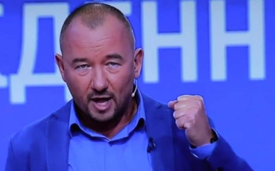 Ведущий Первого канала нецензурно выругался после поражения сборной России