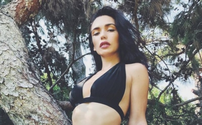 Серябкина поделилась кадрами из чувственной фотосессии в купальнике