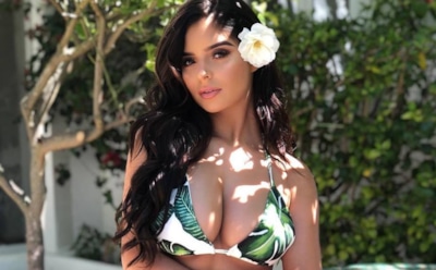 Модель Деми Роуз снялась в откровенной фотосессии на Ибице