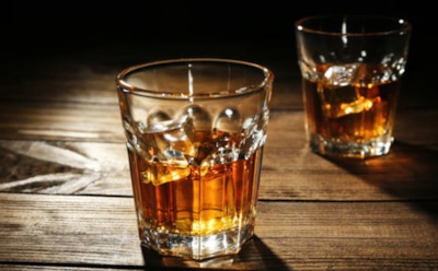 Кардиологи назвали допустимую дозу алкоголя в месяц