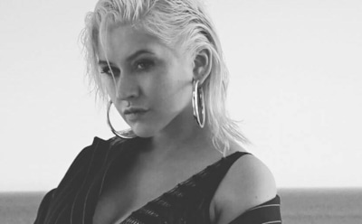 Кристина Агилера выложила архивное фото из джакузи