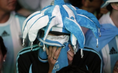 Горечь поражения: реакция футболистов и болельщиков на вылет с ЧМ-2018