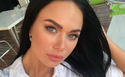 Яна Кошкина похвасталась пышной грудью на снимке топлес