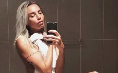 Шведская модель Остергрен показала аппетитные ноги в туфлях на шпильке