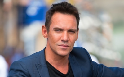 В Лос-Анджелесе арестован звезда «Викингов» Джонатан Риз Майерс