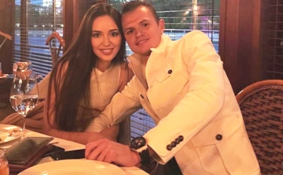 Дмитрий Тарасов забрал из роддома жену с младенцем