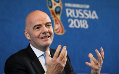 Президент ФИФА пообещал выучить русский и вернуться в Россию-«страну футбола»