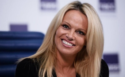 Памела Андерсон обвинила США в русофобии