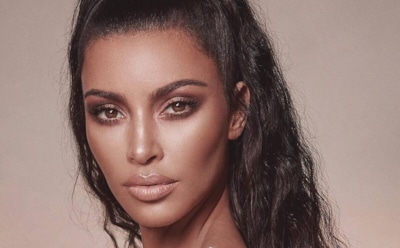 Ким Кардашьян похвасталась аппетитной фигурой в боди