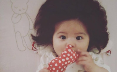 7-месячная японка с шевелюрой умилила пользователей